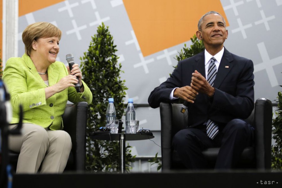 Bývalý americký prezident Barack Obama (vľavo) a nemecká kancelárka Angela Merkelová počas diskusného fóra o demokracii a svetovej zodpovednosti počas Protestantskej konferencie v Berlíne 25. mája 2017 pri príležitosti 500. výročia reformácie Nemecka.