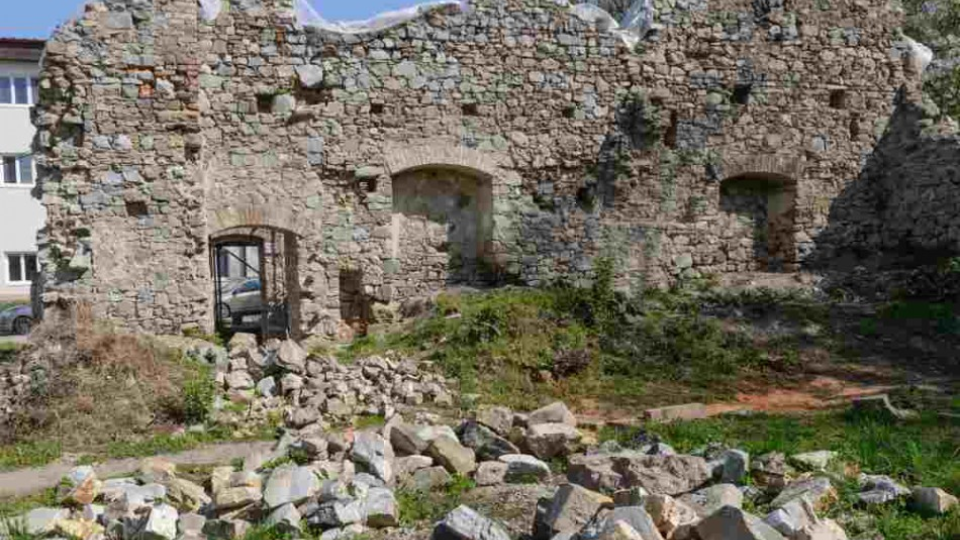 Ruiny kláštorného Kostola svätého Jozefa pod Zoborom