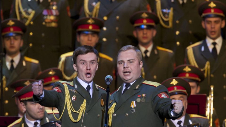 Na snímke členovia ruského armádneho súboru Alexandrovci.