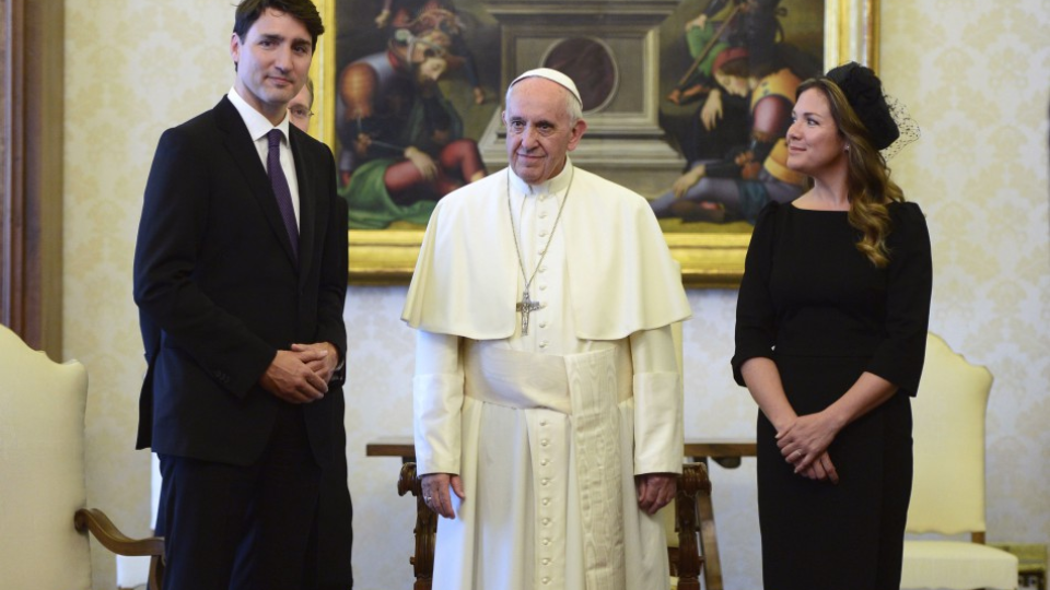 Kanadský premiér Justin Trudeau s manželkou Sophie počas súkromnej audiencie u pápeža.Canada's Prime