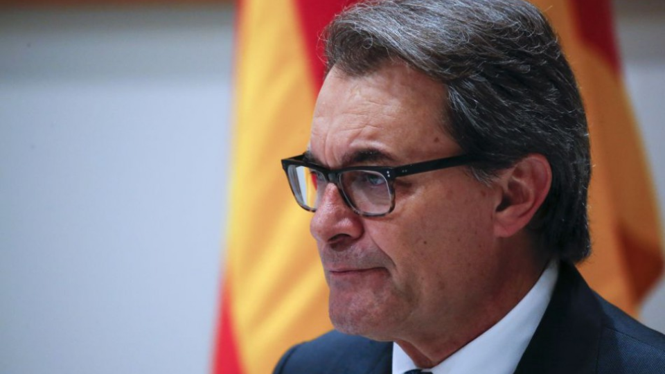 Katalánsky politik Artur Mas počas tlačovej konferencie v Barcelone 9. Januára 2016. Mas dnes potvrdil, že odstúpi z funkcie predsedu katalánskej vlády. Zároveň uviedol, že sa stiahne a nebude sa snažiť o znovuzvolenie do funkcie 