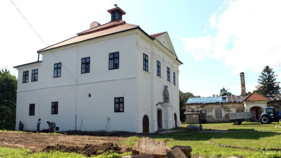 V obci Budimír v okrese Košice okolie sa nachádza jeden z najstarších kaštieľov na Slovensku, kaštieľ Florián, ktorý bol postavený v 15. storočí