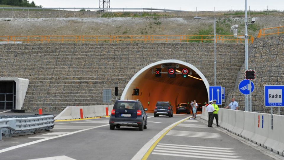 Na snímke tunel Svrčinovec počas otvorenia do prevádzky 15km úseku diaľnice D3 Svrčinovec - Skalité, ilustračné foto.