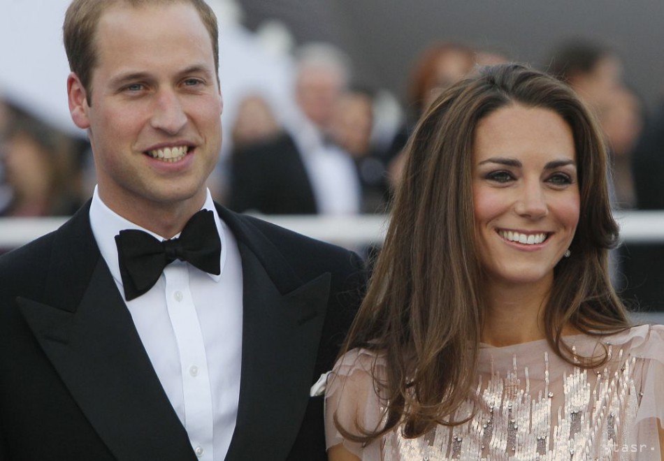 Princ William a jeho manželka Kate na archívnej snímke. 