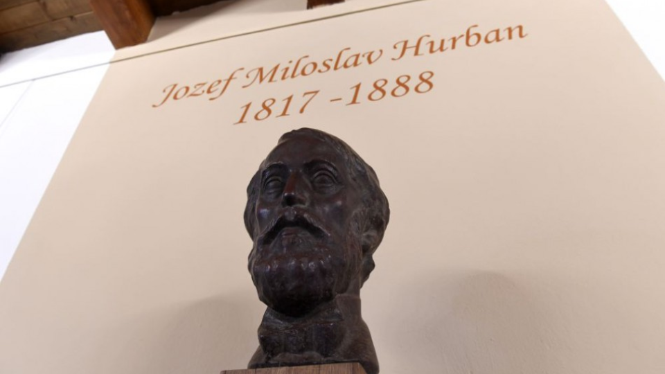 Busta J. M. Hurbana v obnovenej expozícii počas celonárodnej a celocirkevnej spomienky pri príležitosti 200. výročia narodenia J. M. Hurbana.