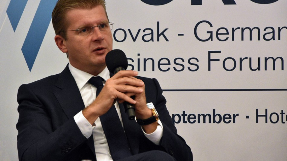 Na snímke minister hospodárstva SR Peter Žiga počas diskusie na Slovensko-nemeckom podnikateľskom fóre VIA FORUM 2017 v Košiciach 25. septembra 2017. 