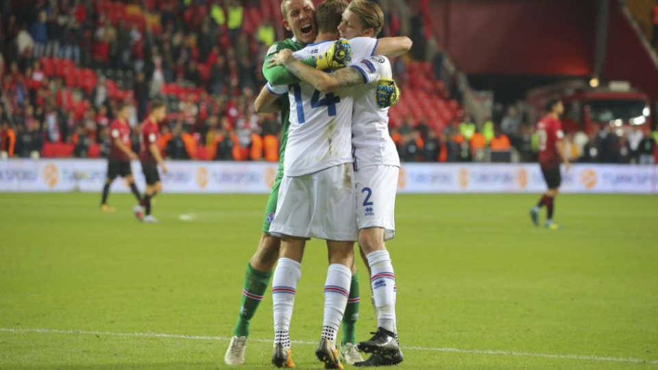 Island si výhodnú pozíciu vybojoval hladkým víťazstvom na pôde Turecka 3:0., 7. októbra 2017.