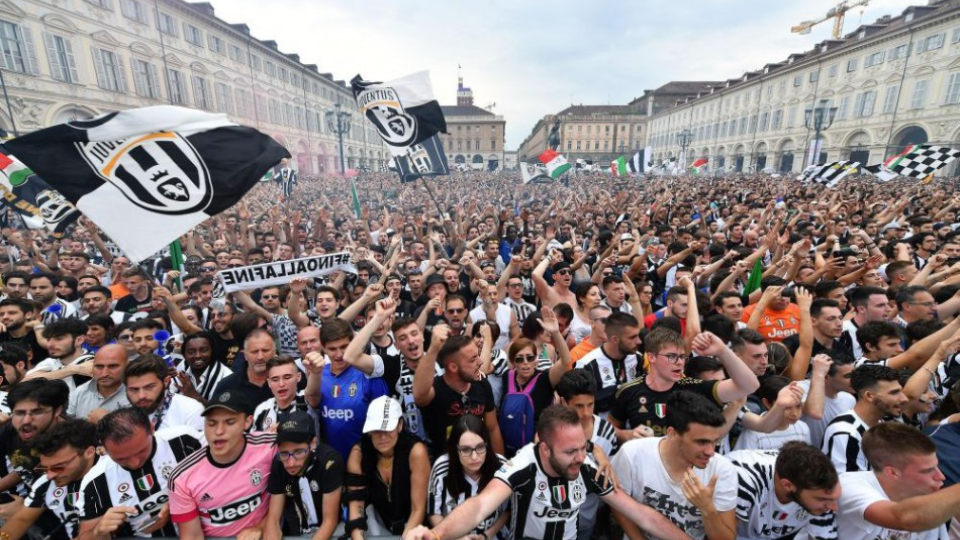 Fanúšikovia Juventusu Turín.
