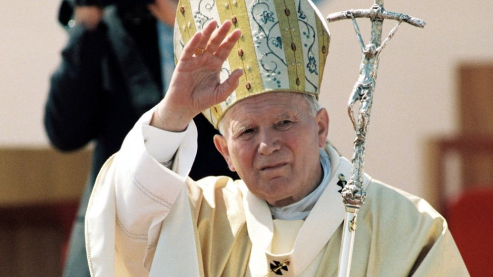 Pápež Ján Pavol II. na archívnej snímke.