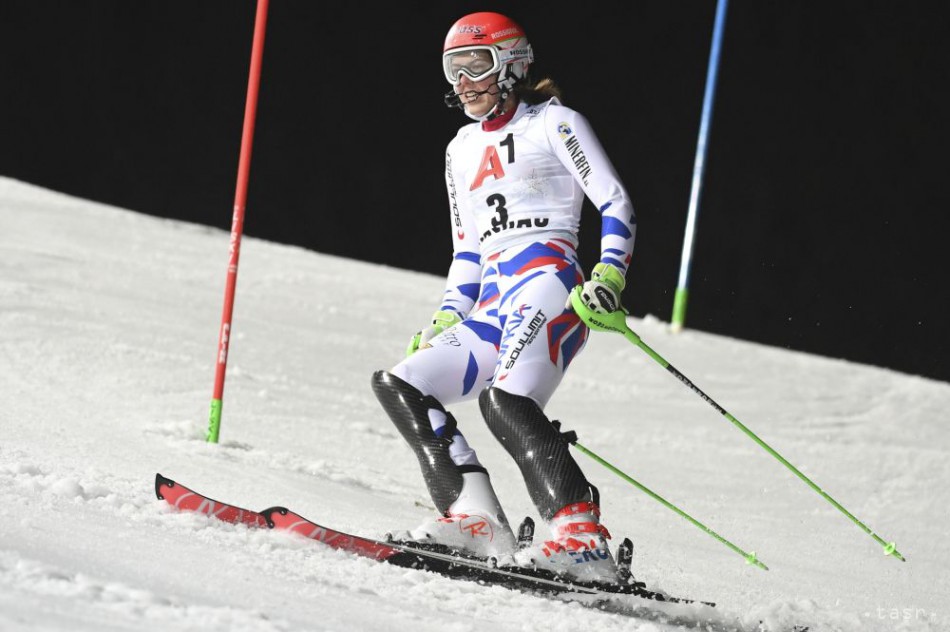 Na snímke slovenská lyžiarka Petra Vlhová reaguje na trati 1. kola nočného slalomu Svetového pohára žien v rakúskom Flachau 9. januára 2018. 