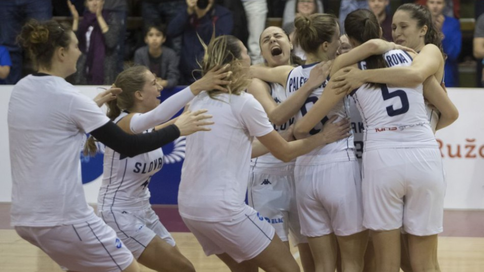 Na snímke slovenské basketbalistky sa radujú po víťazstve v zápase A-skupiny kvalifikácie na ME 2019 v basketbale žien Slovensko - Bosna a Hercegovina v Ružomberku 14. februára 2018.