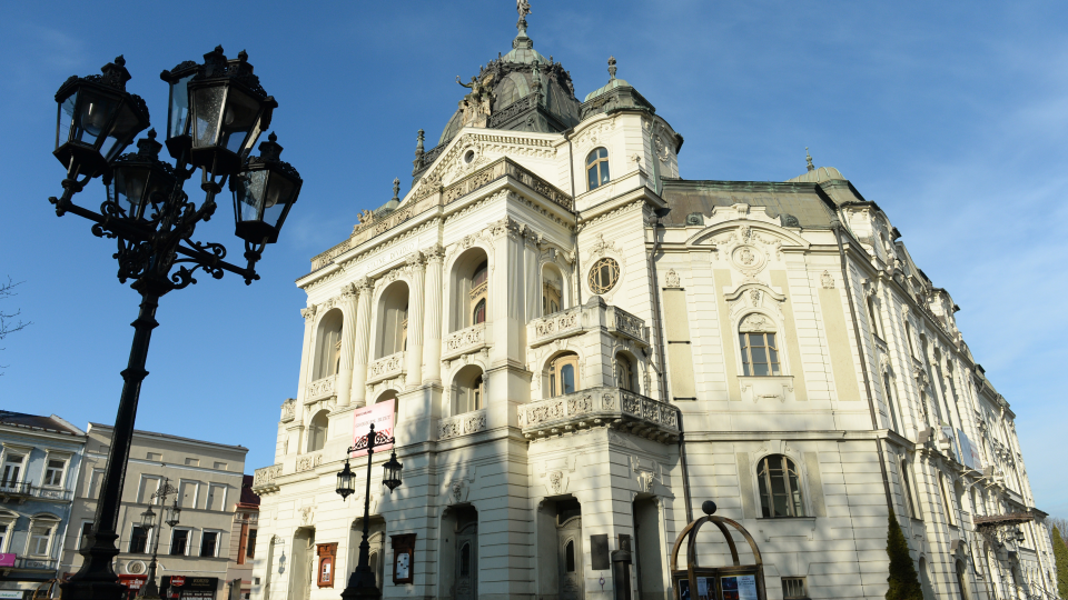 Na archívnej snímke historická budova Štátneho divadla Košice (ŠDKE) v Košiciach.