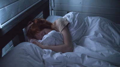Koľko hodín spánku naozaj potrebujete vo vašom veku? Tu je definitívna odpoveď