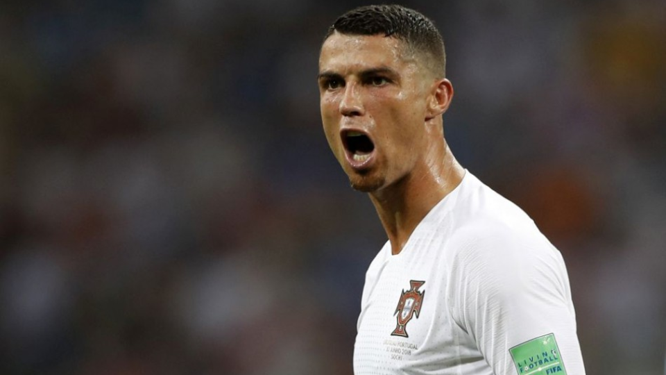 Portugalský hráč Cristiano Ronaldo kričí v zápase osemfinále MS 2018 Uruguaj - Portugalsko v ruskom Soči 30. júna 2018. 
