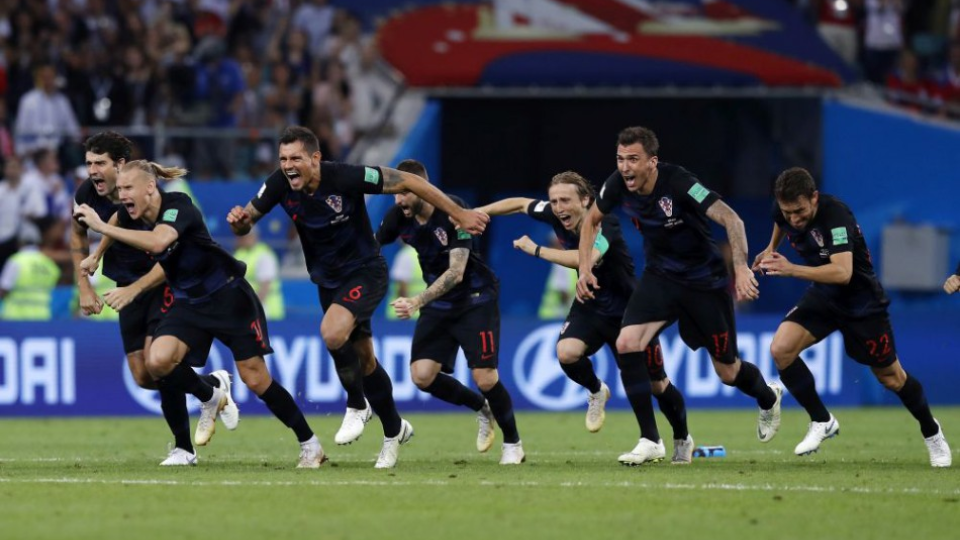 Chorvátski futbalisti sa tešia z víťazstva po štvrťfinálovom zápase na MS vo futbale Rusko - Chorvátsko 7. júla 2018 v Soči.