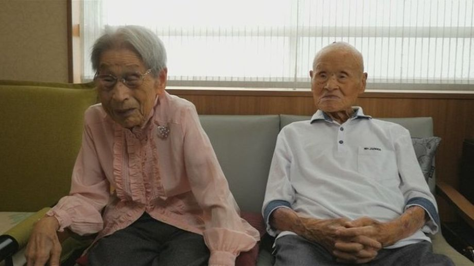Manželia Masao Matsumoto a jeho manželka Miyako Matsumoto sú spolu už 81 rokov.