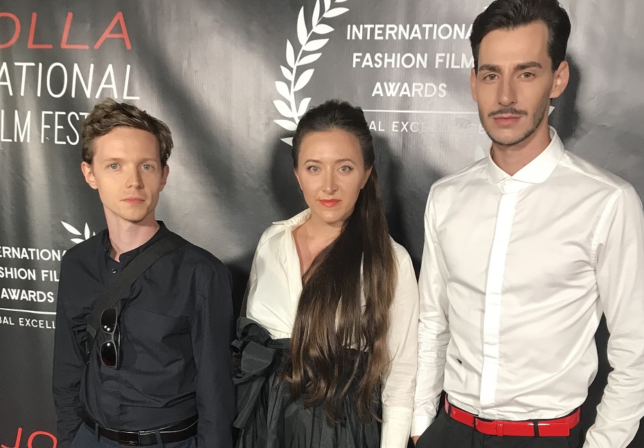 Slovenská režisérka Ivon Skula so svojím tímom na La Jolla Fashion Film Festival.