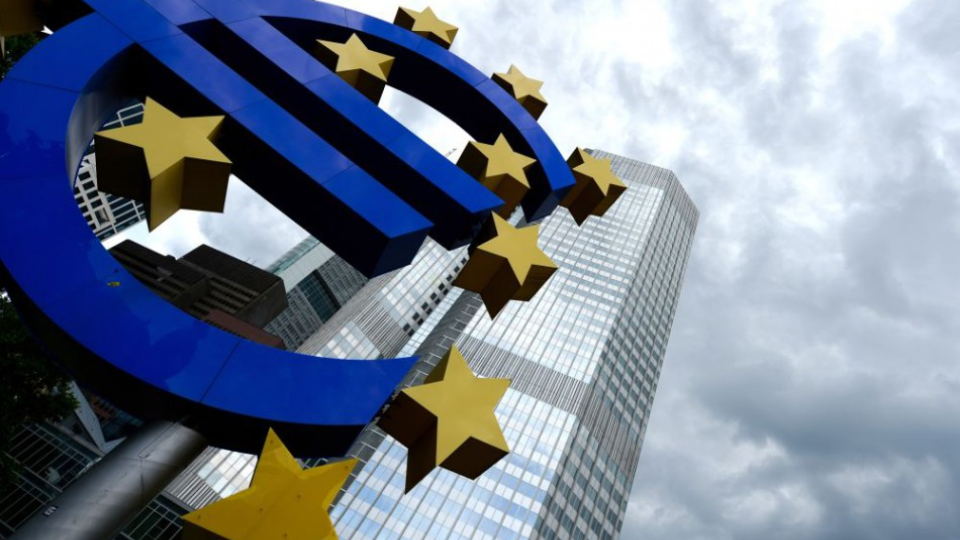  Na archívnej snímke z 5. júna 2014 budova Európskej centrálnej banky (ECB) vo Frankfurte nad Mohanom.