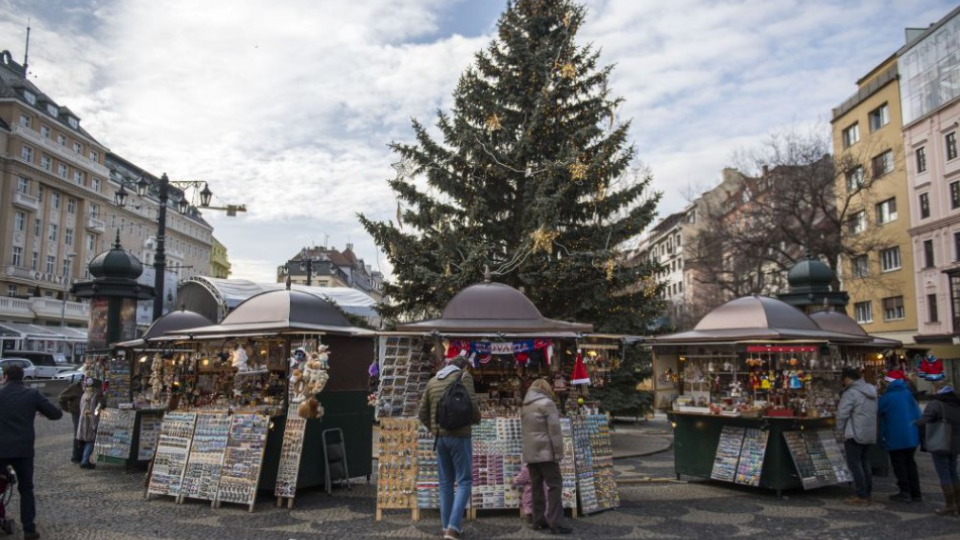 Na archívnej snímke Staromestské vianočné trhy. 