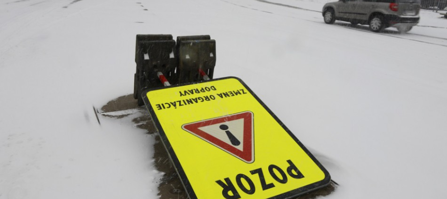 SHMÚ: Na Slovensku treba v najbližších dňoch rátať so snehom a vetrom