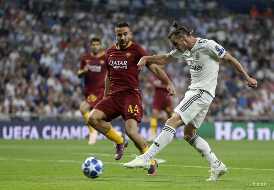 Na snímke vpravo waleský útočník Realu Madrid Gareth Bale.