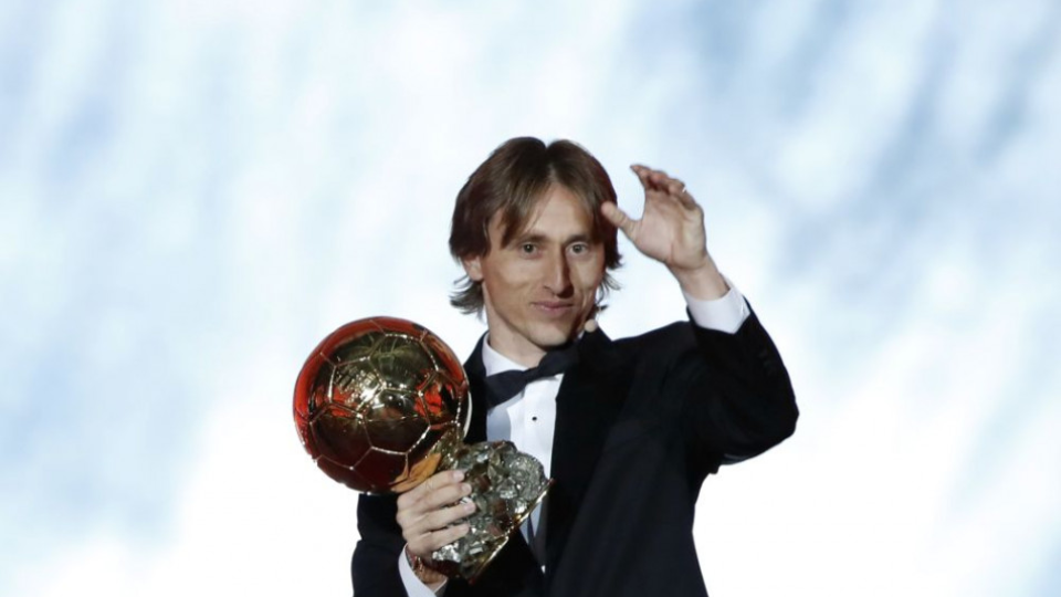 Chorvátsky futbalista Luka Modrič z Realu Madrid dostal ocenenie Zlatá lopta francúzskeho magazínu France Football za rok 2018.