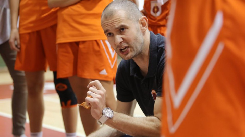 Na archívnej snímke tréner basketbalistiek MBK Ružomberok Juraj Suja.