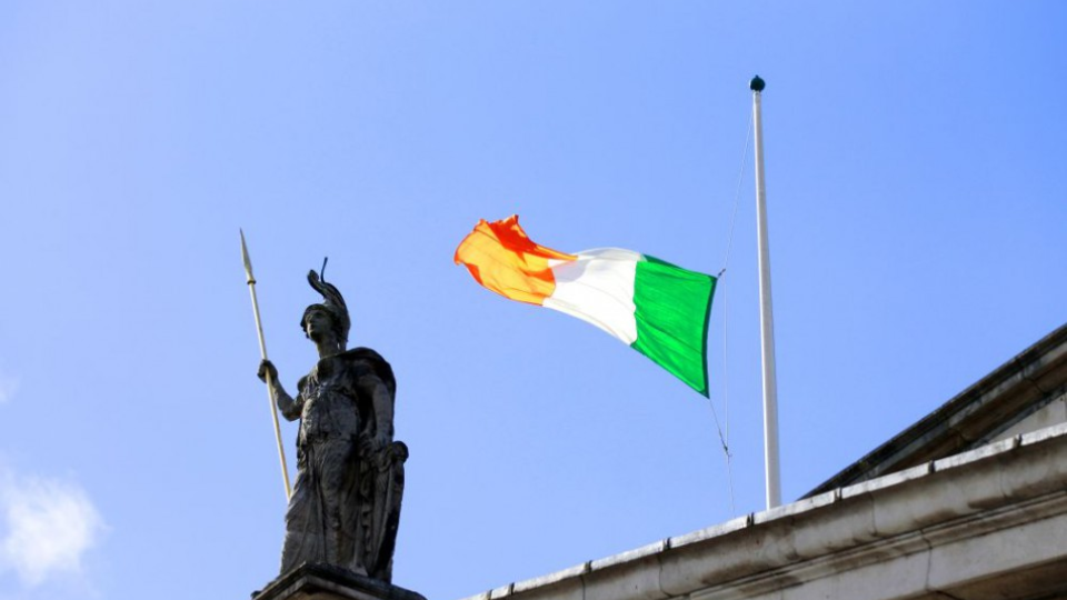 Írska vlajka.