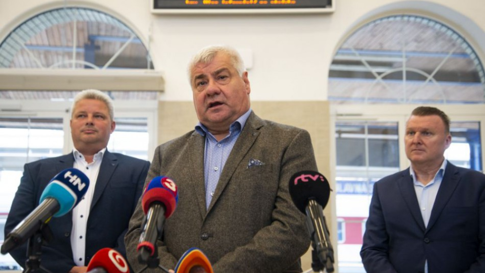 Minister dopravy a výstavby SR Árpád Érsek.