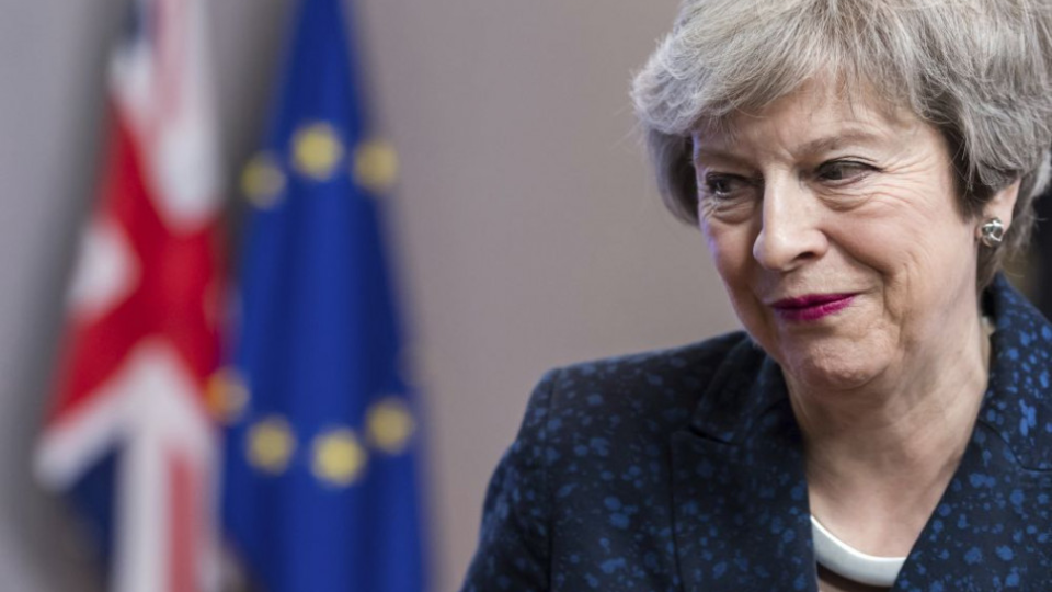 Britská premiérka Theresa Mayová odchádza po stretnutí s predsedom Európskej rady Donaldom Tuskom v sídle Európskej rady v Bruseli 7. februára 2019. 