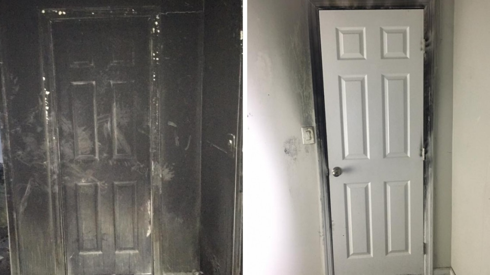Vľavo dvere poškodené ohňom a dymom, vpravo tie isté dvere, ale z druhej strany.