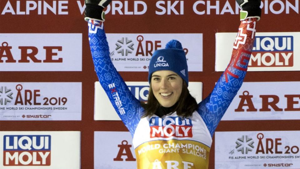Na snímke slovenská lyžiarka Petra Vlhová získala zlatú medailu v obrovskom slalome na majstrovstvách sveta v alpskom lyžovaní 14. februára 2019 vo švédskom Are.