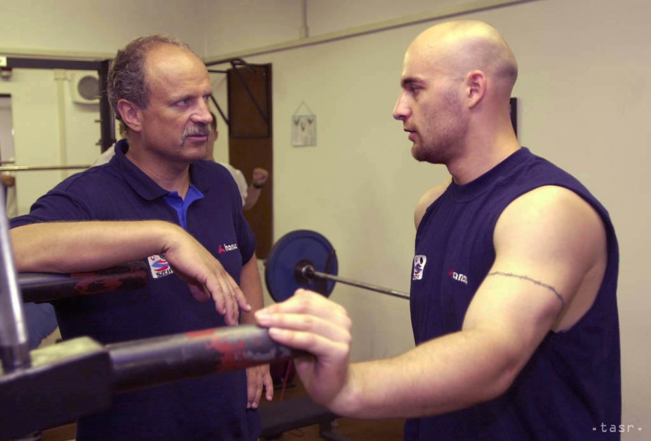 Na archívnej snímke športový fyzioterapeut Dušan Benický, ktorý sa staral aj o prípravu Pavla Demitru.