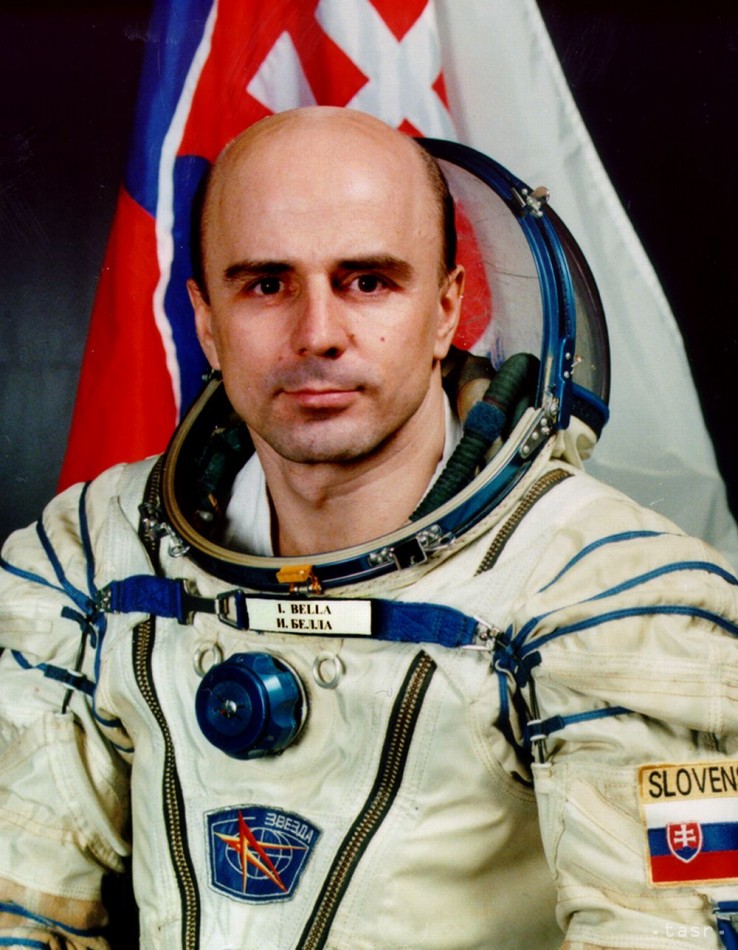 Oficiálny portrét prvého slovenského kozmonauta Ivan Bellu.
