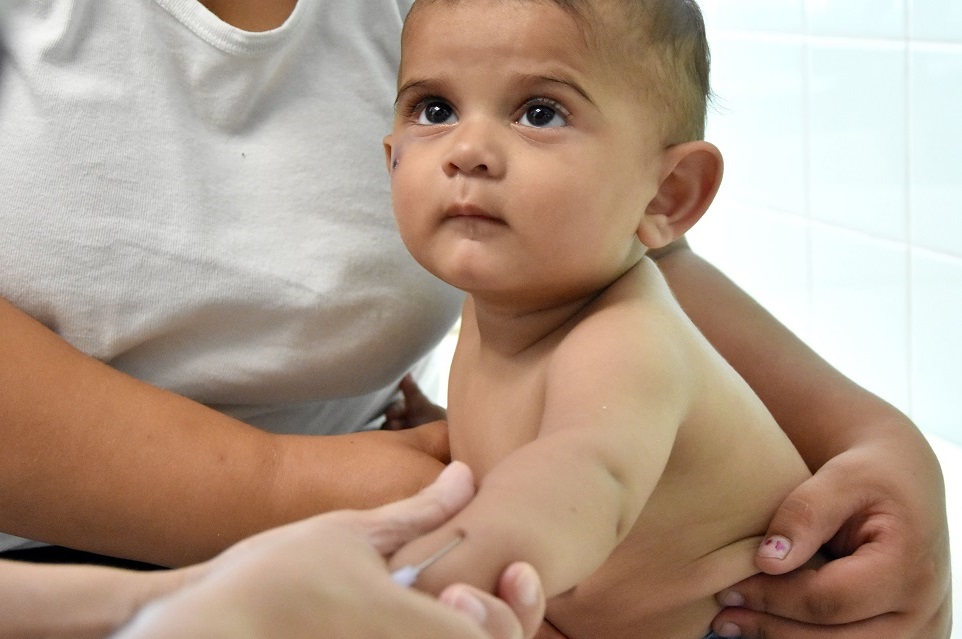 Na snímke očkovanie detských pacientov proti osýpkam v súkromnej detskej ambulancii v areáli nemocnice Svet zdravia v Trebišove 23. júla 2018.