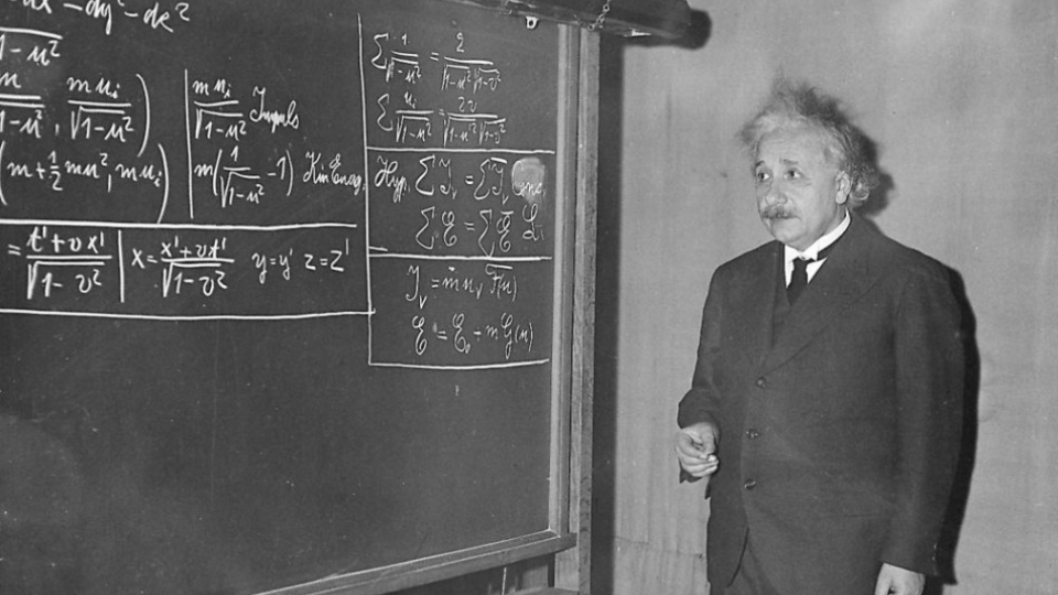 Na archívnej snímke z 28. decembra 1934 Albert Einstein.