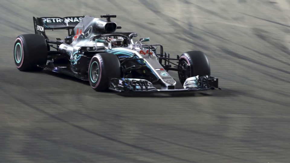 Na archívnej snímke britský jazdec Lewis Hamilton.