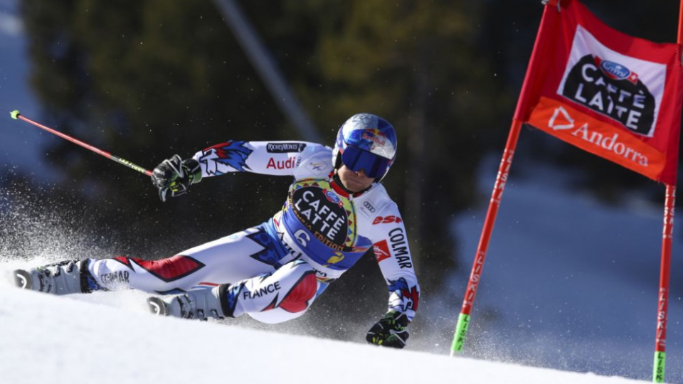 Francúzsky lyžiar Alexis Pinturault počas 1. kola obrovského slalomu mužov Svetového pohára v alpskom lyžovaní v Soldeu 16. marca 2019. 
