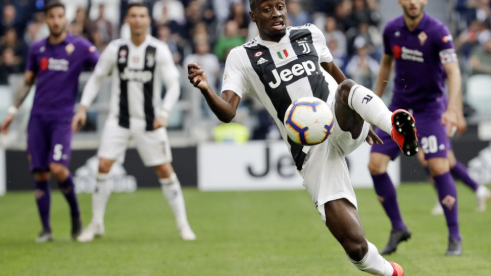 Blaise Matuidi z Juventusu Turín v zápase 33. kola talianskej Serie A Juventus Turín - AC Fiorentina 20. apríla 2019 v Turíne.