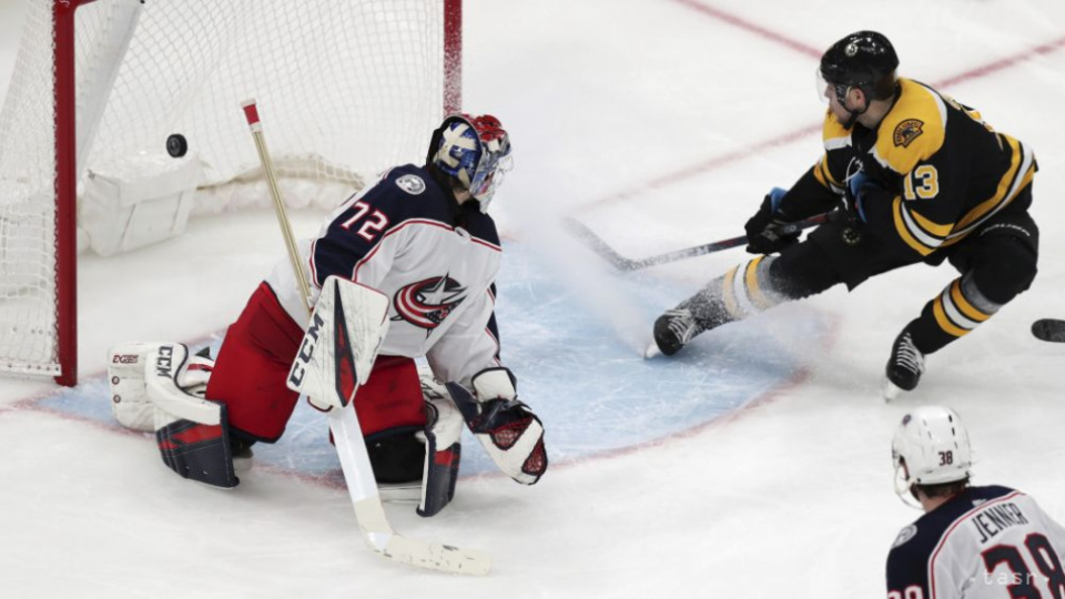 Hokejisti Bostonu vstúpili úspešne do 2. kola play off NHL. V úvodnom domácom zápase semifinále Východnej konferencie zdolali v noci na piatok Columbus 3:2 po predĺžení.