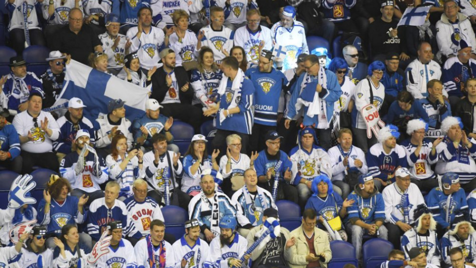 Na snímke fanúšikovia Fínska v zápase základnej A-skupiny Fínsko – Kanada na 83. majstrovstvách sveta v ľadovom hokeji v Košiciach 10. mája 2019.