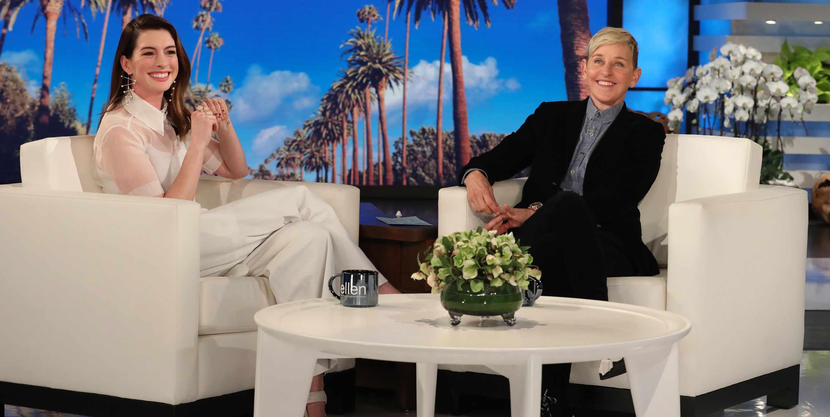 Anna Hathaway v šou Ellen DeGeneres 
