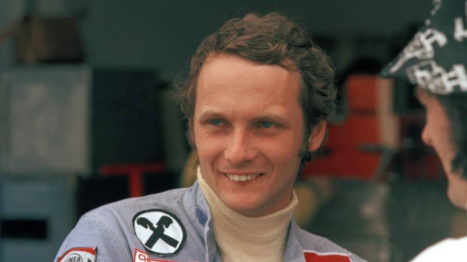  Na archívnej snímke z 12. januára 1975 austrálsky jazdec Niki Lauda počas Veľkej ceny Argentíny v Buenos Aires.