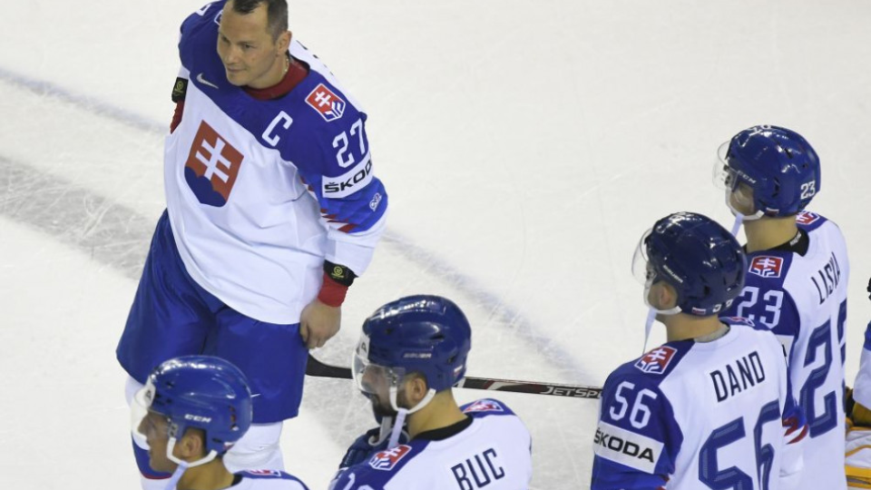 Na snímke vľavo hore Ladislav Nagy počas rozlúčky s hokejovou kariérou v Steel Aréne po zápase základnej A-skupiny Slovensko – Dánsko na 83. majstrovstvách sveta v ľadovom hokeji v Košiciach 21. mája 2019.