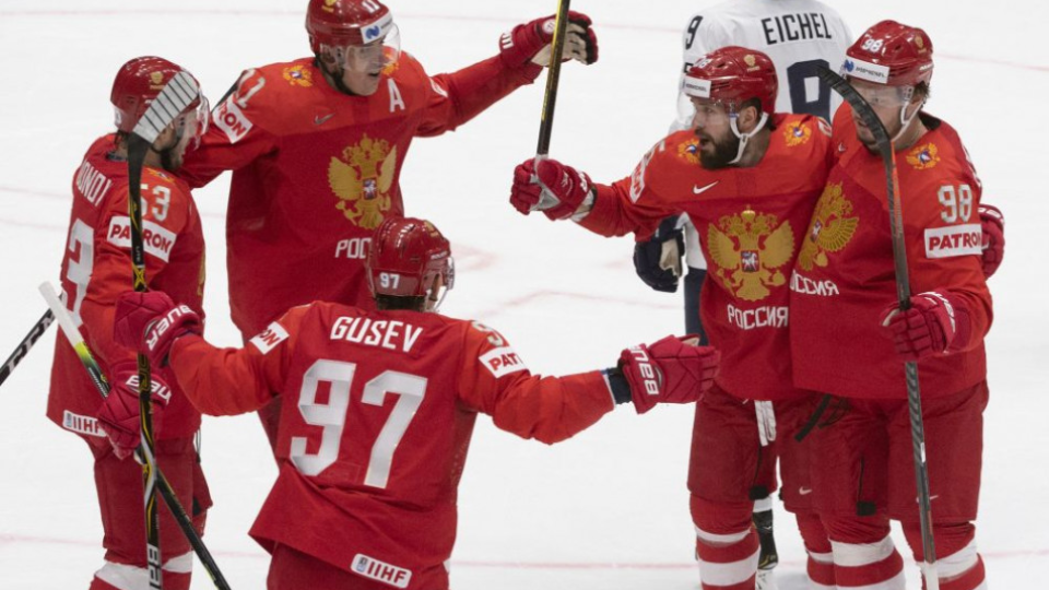 Na snímke radosť hráčov Ruska po strelení druhého gólu v zápase štvrťfinále Rusko - USA na 83. majstrovstvách sveta v ľadovom hokeji v Bratislave 23. mája 2019.