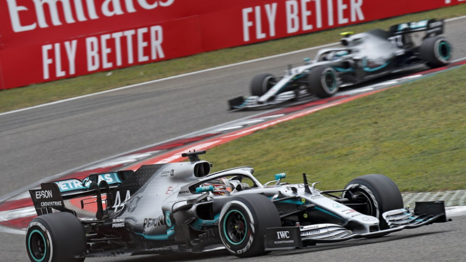 Na archívnej snímke Lewis Hamilton na Mercedese.