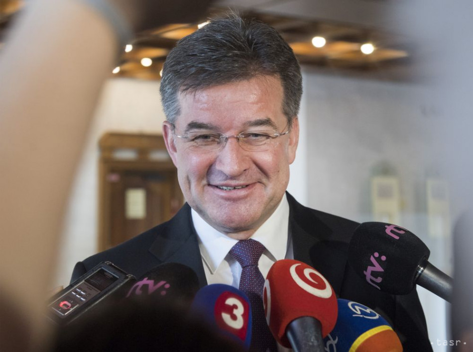 Na snímke minister zahraničných vecí a európskych záležitostí SR Miroslav Lajčák prichádza na Koaličnú radu 15. apríla 2019 v Bratislave.