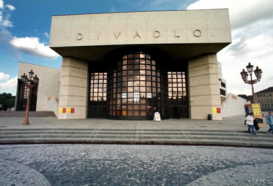 Na snímke budova Divadla Andreja Bagara.