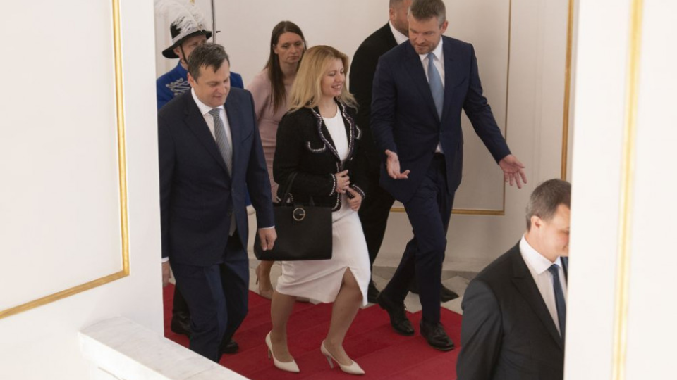 Na snímke zľava predseda Národnej rady SR Andrej Danko, prezidentka SR Zuzana Čaputová a predseda vlády SR Peter Pellegrini prichádzajú na rokovanie na Bratislavskom hrade 27. júna 2019.