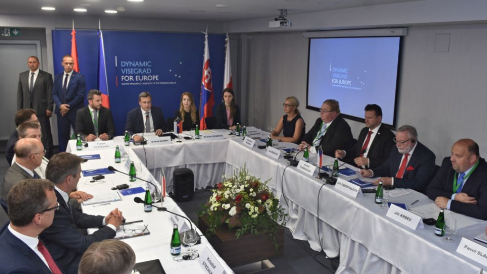 Na snímke predseda Národnej rady SR Andrej Danko (v pozadí uprostred) počas stretnutia šéfov parlamentov krajín Vyšehradskej štvorky (V4) v Poprade 27. júna 2019.